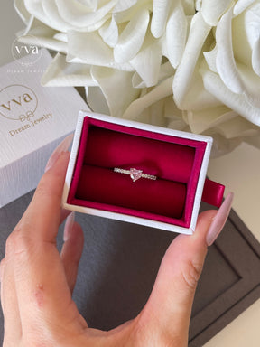 Petite bague en forme de coeur avec zircon rose 