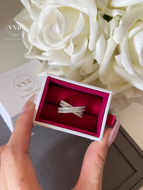 Gorgeous Moissanite Engagement Ring