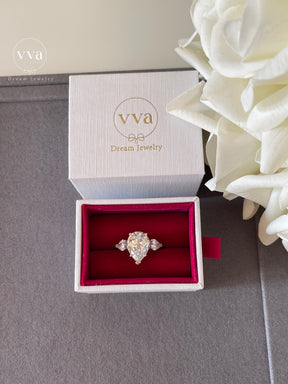 Pear Shape Moissanite Engagement Ring 5ct