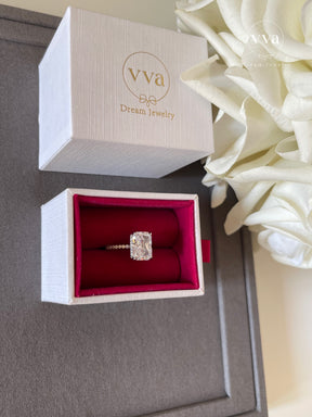 Moissanite Engagement Ring 8ct