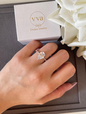 Pear Shape Moissanite Engagement Ring 3ct