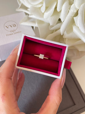 Princess Shape Moissanite Engagement Ring