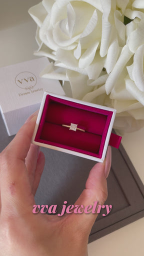 Princess Shape Moissanite Engagement Ring